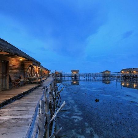 Bintan Laguna Restaurant And Resort Teluk Bakau Exterior photo